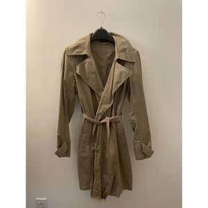 THEORY Oaklane Short Trench in Chino (Sz M)